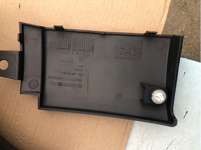 A9108803700 Mercedes Молдинг бампера заднього, лівий