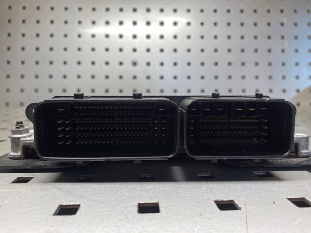Електронний блок керування двигуном 9806460480 Peugeot/Citroen