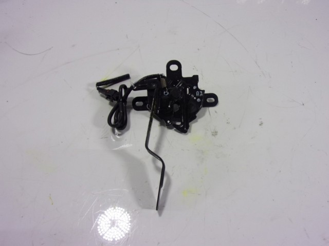 Купити 535100DA00 Toyota Замок капота