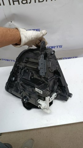 92102BE100 Hyundai/Kia Фара передня права