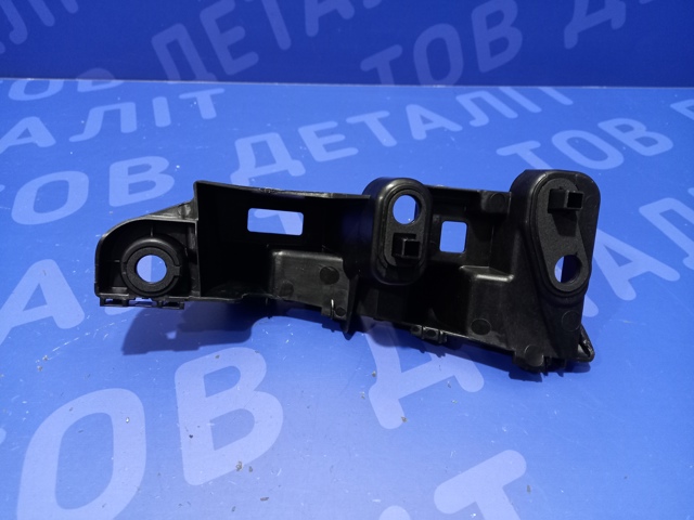 FP6727964 FPS Кронштейн бампера заднього, правий