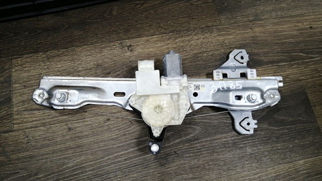  82701HV00C Nissan/Infiniti