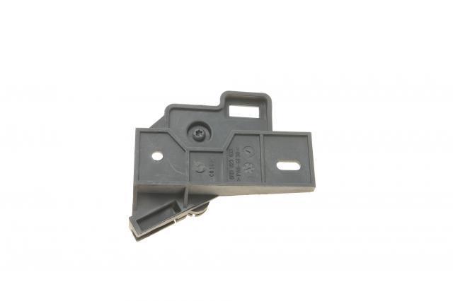 Кронштейн ручки відкривання капота Autotechteile 3823012 ціна, від 5.43 USD