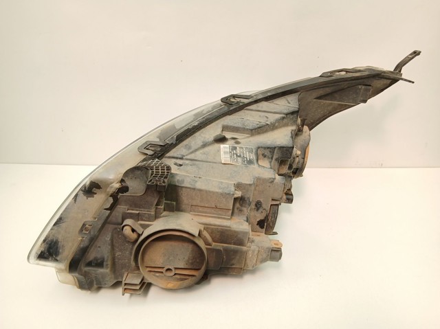Фара передня права Ford BK2113W029BH