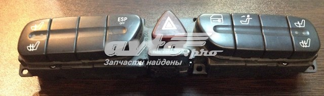 Блок кнопок центральної консолі Mercedes A2038208110 ціна, від 19.00 USD