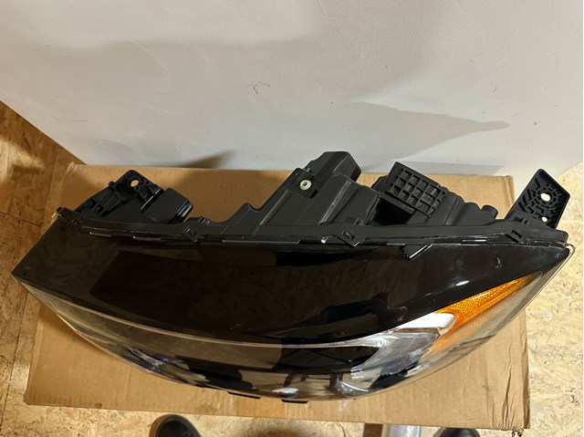 KT4B13W030CH Ford Фара дальнього світла в зборі