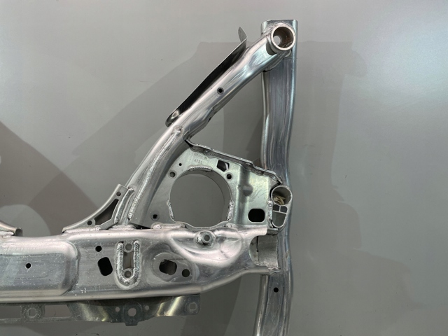 Підрамник передньої підвіски BMW 6861106 ціна, від 502.91 USD