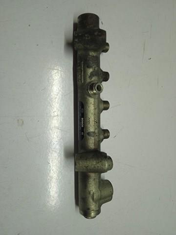 0445214049 Bosch Паливна рампа
