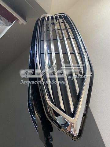 Решітка радіатора HS738150AAW Ford
