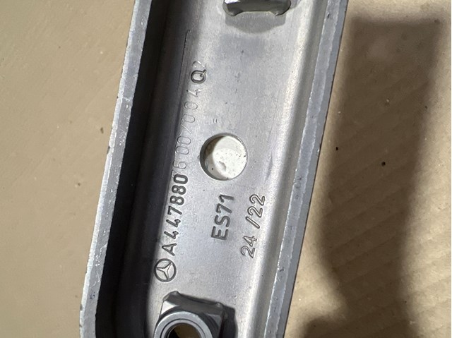 Петля капота, права Mercedes A4478807600