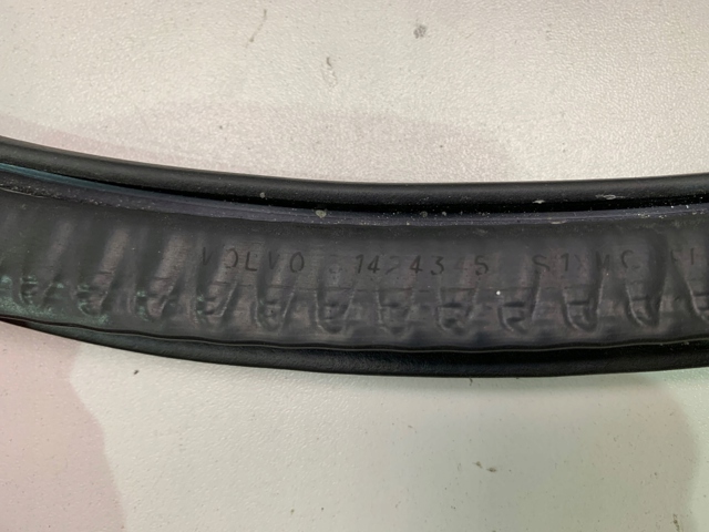 Купити 32342439 Volvo 