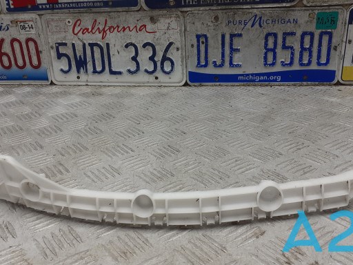 6410C989 Mitsubishi Лівий кронштейн кріплення бампера заднього