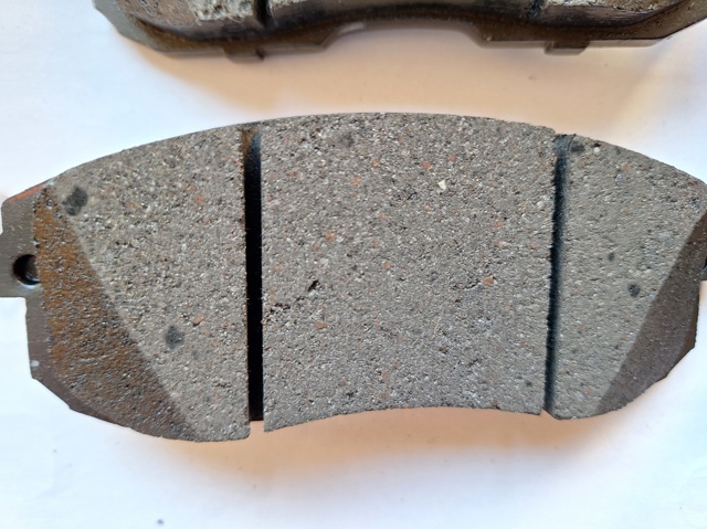 Купити 41060AX086 Nissan/Infiniti Колодки гальмівні передні, дискові
