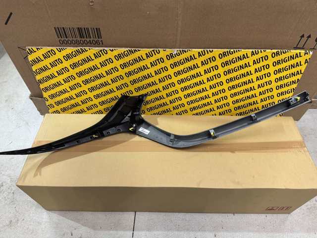 Купити BCKN50770C Mazda Молдинг решітки радіатора, лівий
