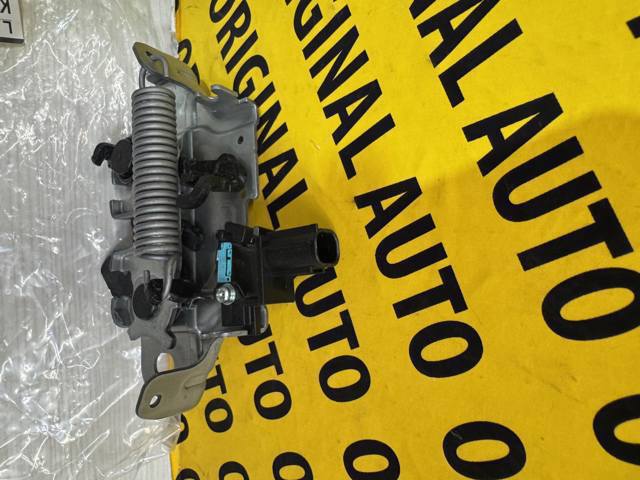 Замок капота Mazda KBB356620 ціна, від 35.56 USD