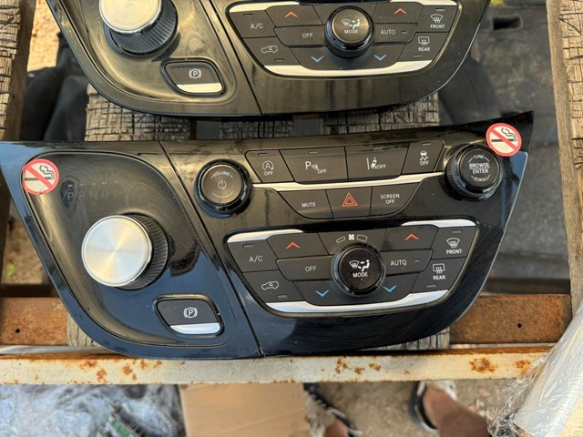6XY191X8AA Chrysler 