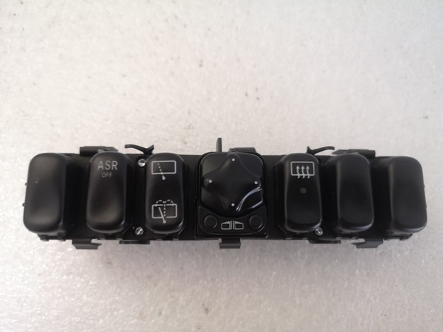 Купити A1688203610 Mercedes Блок кнопок центральної консолі