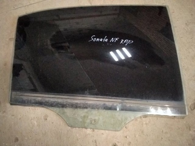 Скло задньої двері правої Hyundai Sonata (NF) (Хендай Соната)