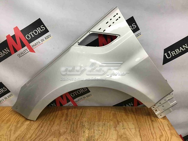 LR061824 Land Rover Переднє ліве крило