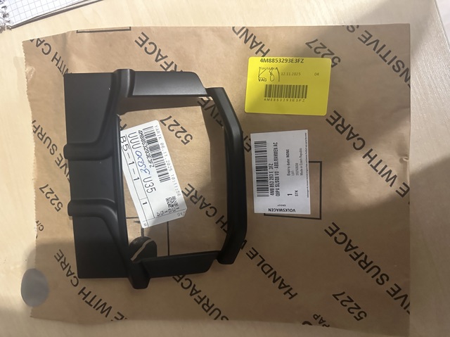 4M8853293E3FZ VAG 