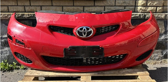 Передній бампер 521190H080A Toyota