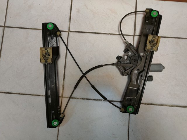 Склопідйомник передньої лівої двері LR026709 Land Rover