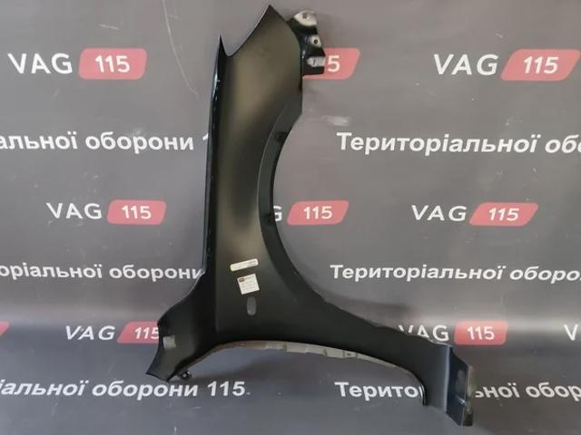 Бічна частина передня ліва FPS FP3477311