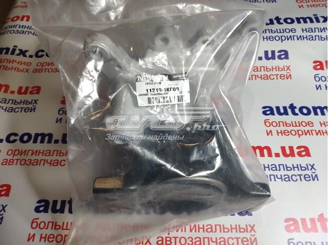 Подушка (опора) двигуна, права нижня Nissan/Infiniti 112101KC0B
