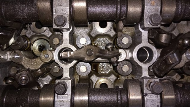 R2AA10100 Mazda Головка циліндрів
