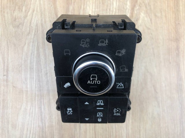  Land Rover LR067059