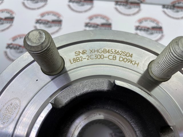 Передня маточина LR142099 Land Rover