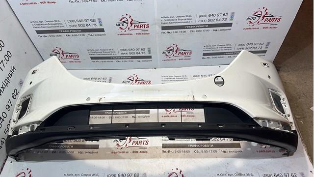 Передній бампер TK9550031K8P Mazda