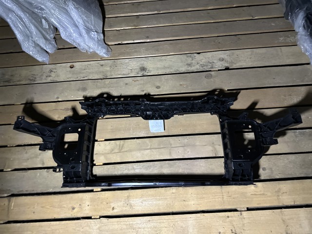 Рамка радіатора 64101L3000 Hyundai/Kia