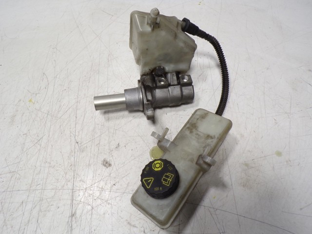 Бачок ГГЦ Peugeot/Citroen 03350890841 ціна, від 17.46 USD
