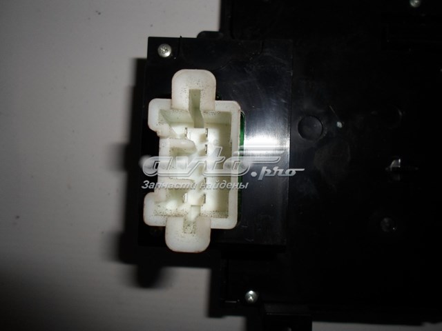 Купити 8002A256XA Mitsubishi Декоративна накладка центральної консолі