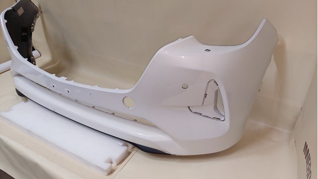Бампер передній Mazda KR9P50031