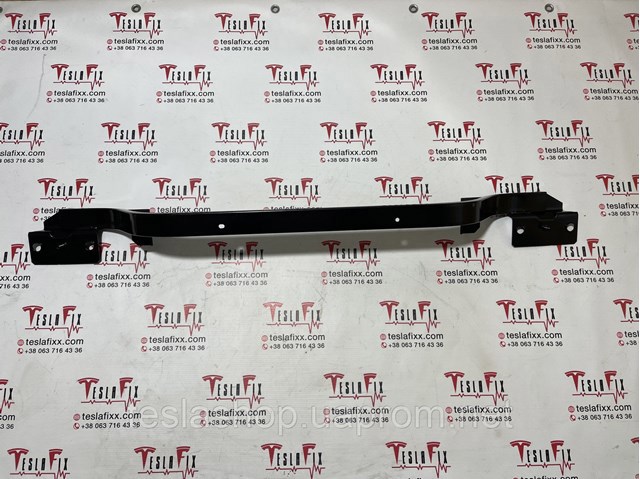 104633800C Tesla Motors Підсилювач супорта радіатора, нижній