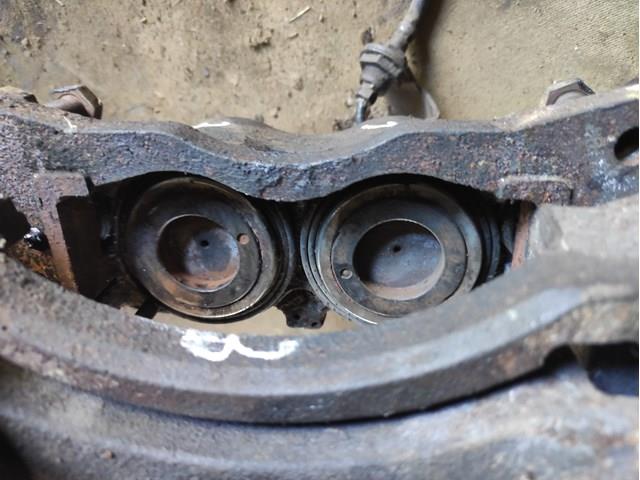 Купити 42534116 Iveco Супорт гальмівний передній правий