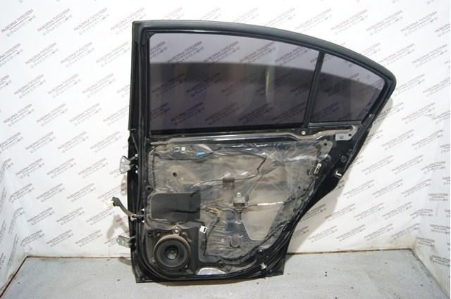 Двері задні, праві Subaru 60409AJ0209P ціна, від 228.63 USD