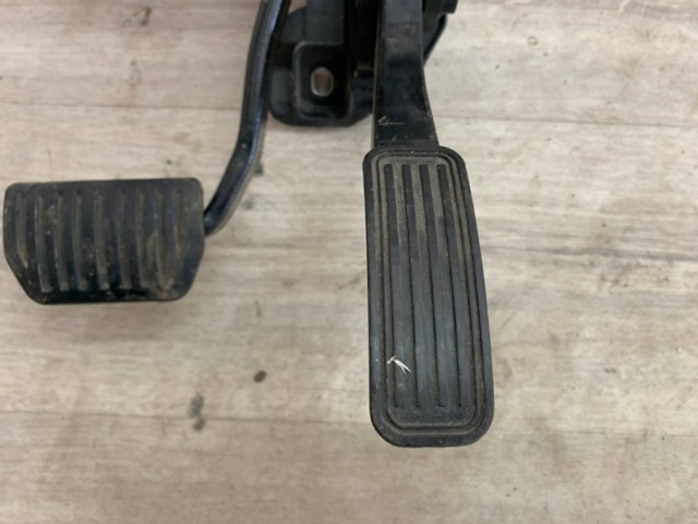 FG9C9F856AB Ford 