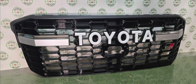 Купити 53101WY071 Toyota Захисна решітка радіатора