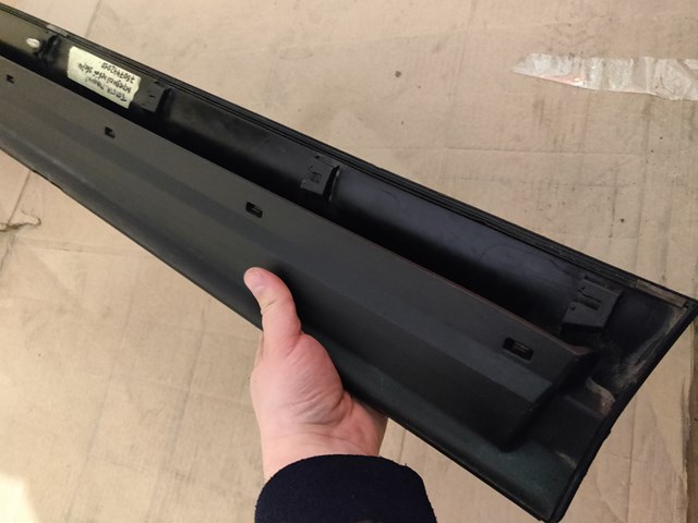 Молдинг передньої лівої двері на Toyota RAV4 IV A4