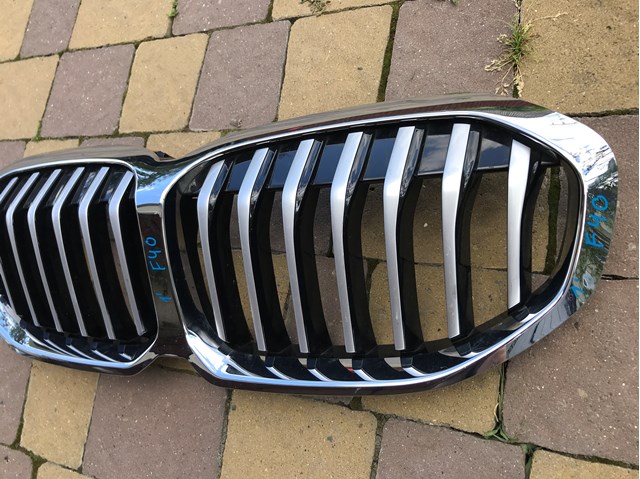 Решітка BMW 51135A39367