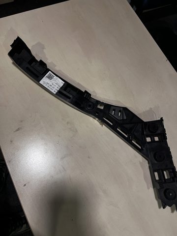 Кронштейн бампера заднього, центральний VAG 12G807863 ціна, від 49.32 USD