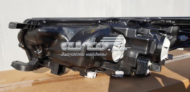 811100E380 Toyota Основна фара - вставка