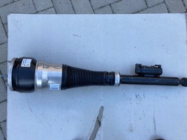 Амортизатор задній, правий A222320261338 Mercedes