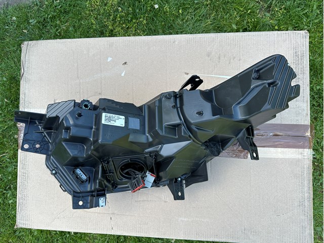 Купити MB5Z13008AV Ford Права блок фара