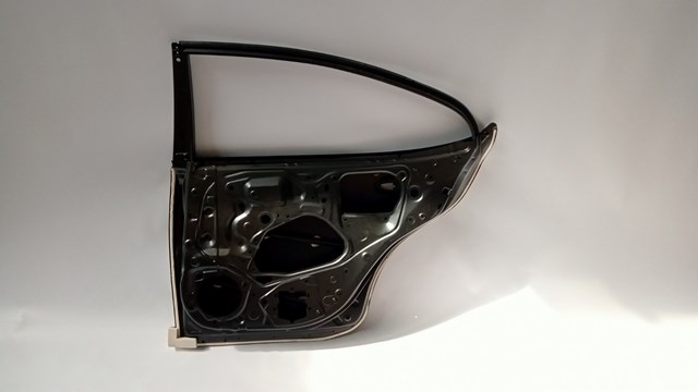 Двері задні, праві Toyota 6700333220 ціна, від 231.58 USD