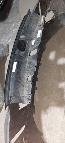 Накладка верхня передньої панелі/супорту радіатора 9838455280 Peugeot/Citroen