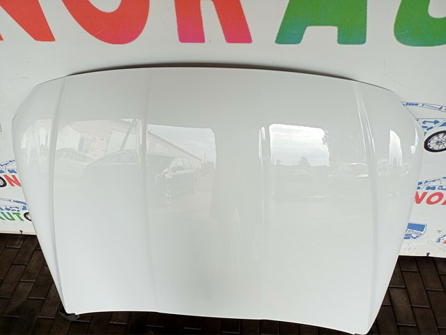 T2H4135 Jaguar Капот